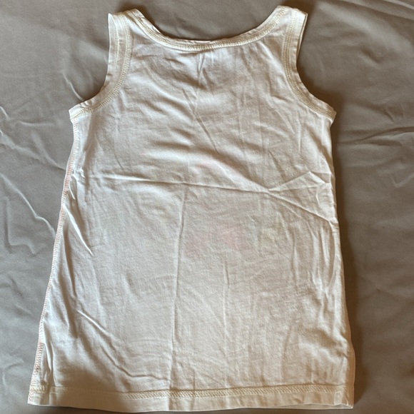Gap size XS 4-5 active set bundle. Two tank tops and one pair of shorts. - Picture 11 of 11